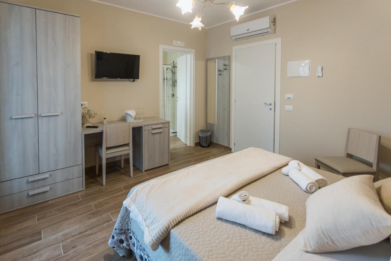 Oasi Perla Del Mare Rooms Ачи Кастело Екстериор снимка