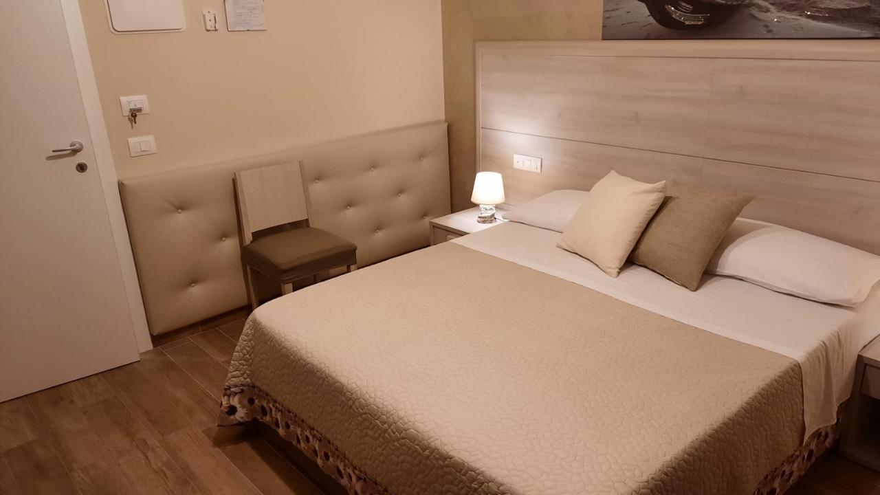 Oasi Perla Del Mare Rooms Ачи Кастело Екстериор снимка